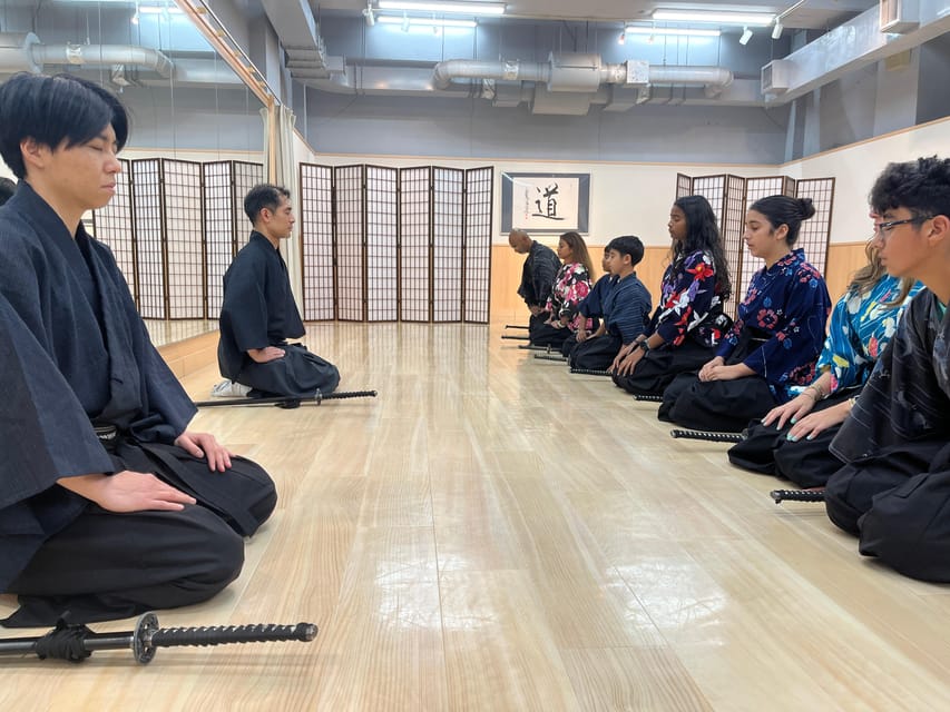 SAMURAI EXPERIENCE in Tokyo（Harajuku）【SAMURAI've】 - Basic Sword Moves: Your First Controlled Practice