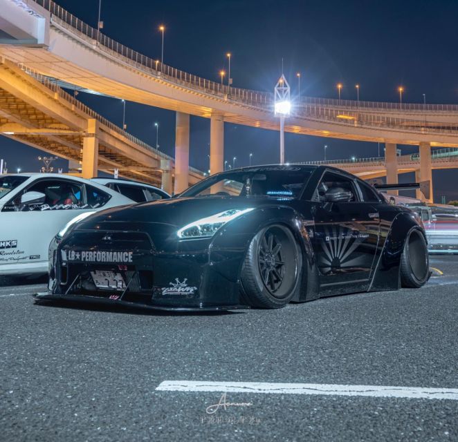 Secret Car Meet: R34 Skyline Car Club Membership - Shopping and club atmosphere at GaijinTuned in Yokohama