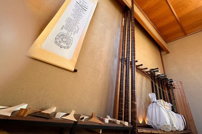 Shamisen Experience in Kyoto 【Private】 - Tuning, Seating, and Posture: The Basics That Make Playing Possible