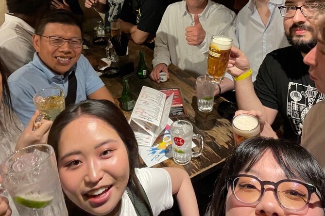 Shinjuku Locals &Traveller Meet&Drink Experience Solo going Party - The Crowd Mix in Shinjuku: Tokyo Locals, Foreign Residents, and Other Solos