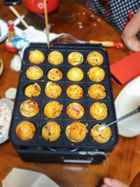 Shinjuku Tokyo: Authentic Japanese Home-Style Culinary Class - Getting to the kitchen studio near Shinjuku without stress