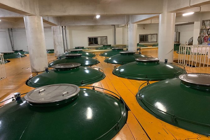 Takayama: Authentic Sake Tasting at a Historic Brewery - The Sake Tasting: Age Rules, Sample Style, and How to Taste
