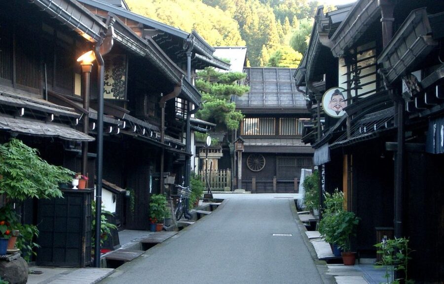 Takayama: Private Walking Tour with a Local Guide - Price and what you actually get for $119