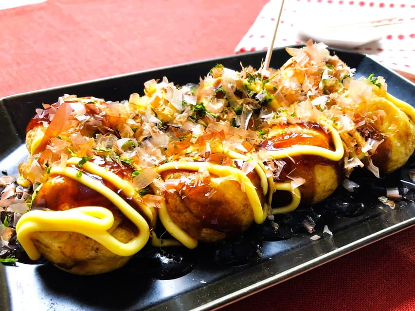 Takoyaki cooking experience in Kabukicho, Shinjuku - Small group teaching: what the best instructors do