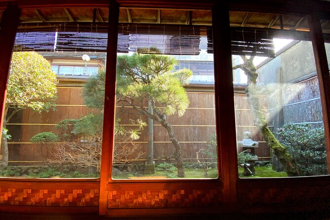 Tea ceremony and kimono experience at Kyoto, Tondaya - Kimono fitting: what to bring and what to expect