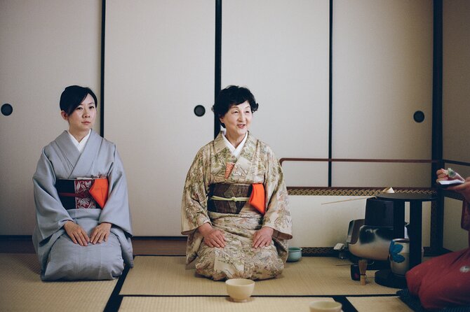 Tea ceremony by the tea master in Kyoto SHIUN AN - SHIUN AN near Daitoku-ji: a quieter Kyoto tea ceremony scene