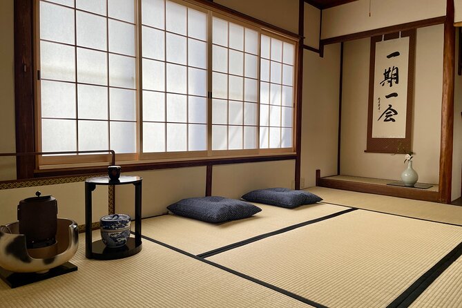 Tea ceremony by the tea master in Kyoto SHIUN AN - Two bowls of matcha and two kinds of sweets
