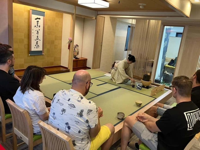Tea ceremony experience in Japanese-style room 60min - Key things you will notice right away
