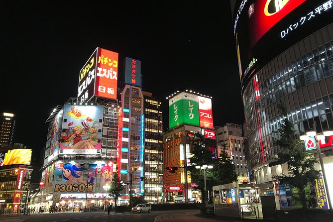 The Dark Side of Tokyo - Night Walking Tour Shinjuku Kabukicho - Stop 1: The famous drinking alley in Tokyo (and how to read it)