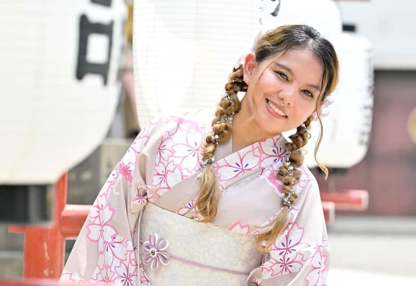 Tokyo: Asakusa Kimono Dressing and Matcha Experience - Hairstyle and accessories: the part people notice first