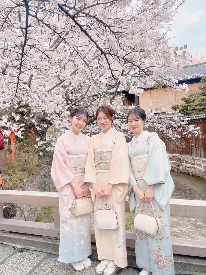 Tokyo Asakusa: Traditional Kimono Rental Experience at Wargo - Finding the Wargo store and getting dressed without chaos
