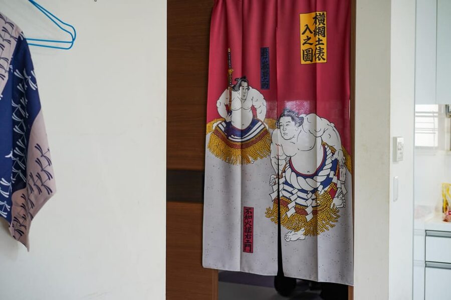 Tokyo: Authentic Sumo Wrestling Experience with Lunch - Sumo rules, match setup, and optional sparring in the ring
