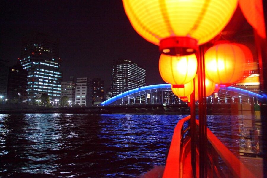 Tokyo Bay: Traditional Japanese Yakatabune Dinner Cruise - Air-Conditioned Dining and Seating Choices