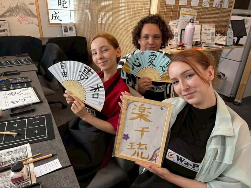 Tokyo:Calligraphy &Make your original folding fan in Asakusa - Starting with posture and the fude brush, not just the strokes