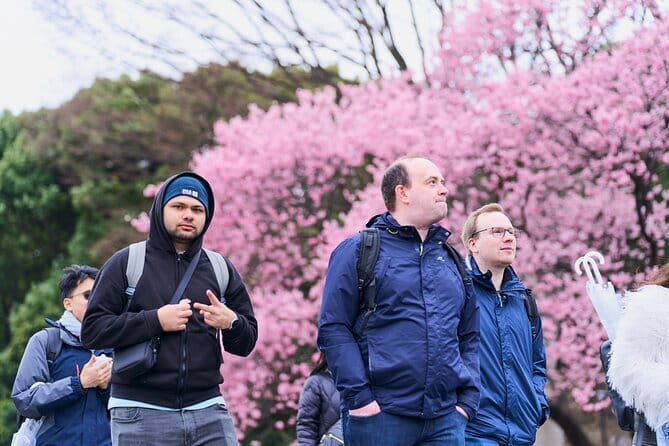 Tokyo Castle & Imperial PalaceーShogun Walking Tour - Stop 0: meeting at Starbucks near the Wadakura Fountain Park