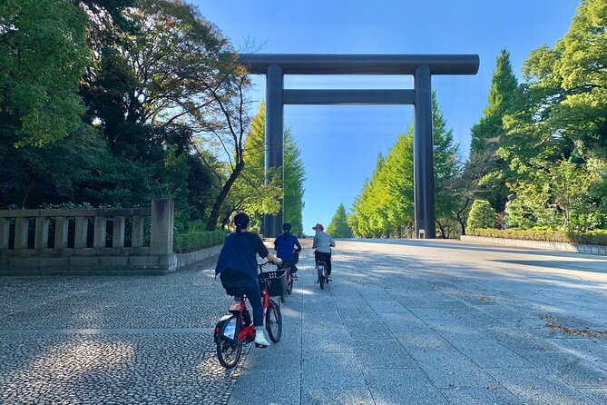 Tokyo Deep Inside Cycle Tour～3 Hours E Bike Tour around Tokyo - Kanda Matsuya, where old common culture still shows