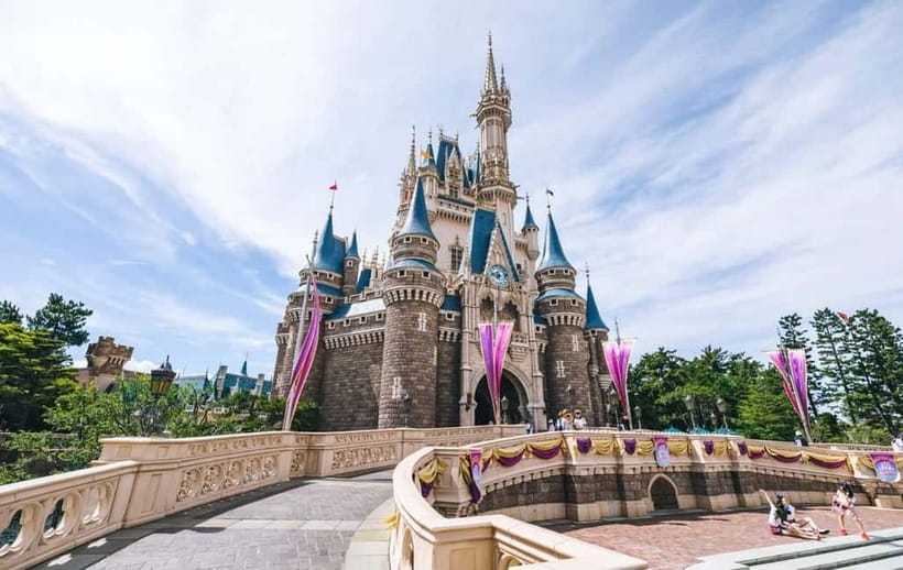 Tokyo Disneyland: 1-Day Entry Ticket and Private Transfer - Door-to-Door Travel in an Air-Conditioned Car