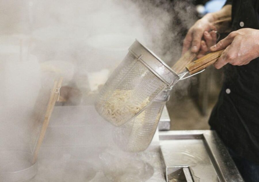 Tokyo: Easy Ramen Cooking Experience in Kabukicho, Shinjuku - Guides, group size, and the language reality