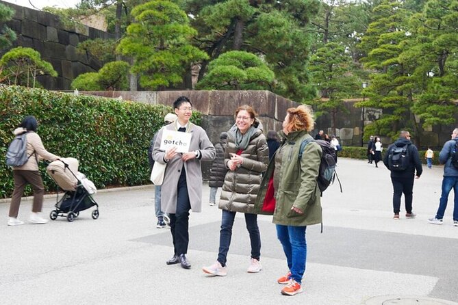 Tokyo: Edo Castle & East Garden of the Imperial Palace Tour - Photos, Visual Explanations, and Small Group Energy