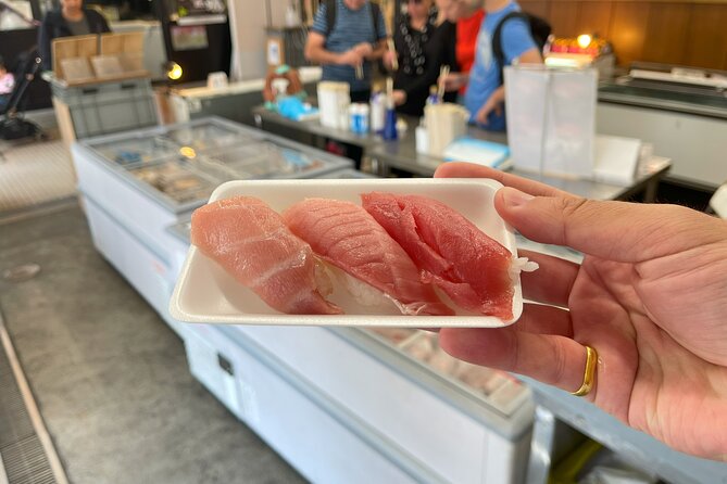 Tokyo Food Tour Taste Fresh Delights at Tsukiji Market - Stop by stop: Tsukiji stalls, stories about sushi, and a shopping finale