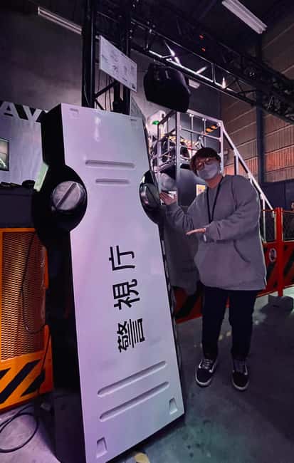 Tokyo: Giant Robot “Ingram” Factory Tour - Watching Ingram Up Close: Hands, Movement, and Photo Time