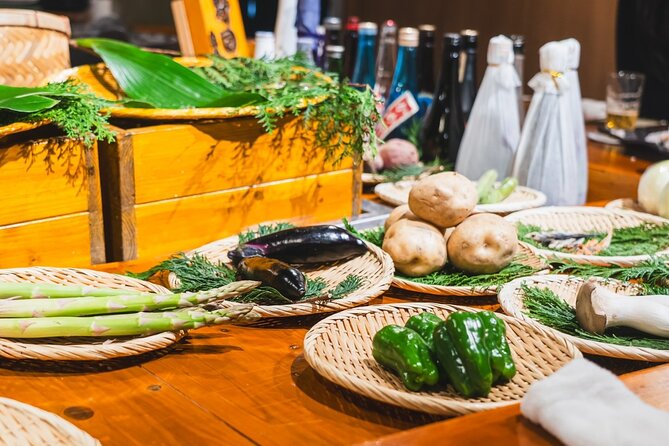 Tokyo Ginza Authentic Food Tour (Izakaya Hopping by local guide) - Meeting point, pacing, and how the tour keeps you from getting lost