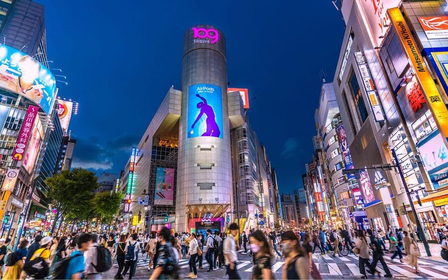 Tokyo: Go Daikoku PA Fast & Furious 3 Sports Car Meetup - The “Secret Stop” Break: Shopping Time and Leg Stretching