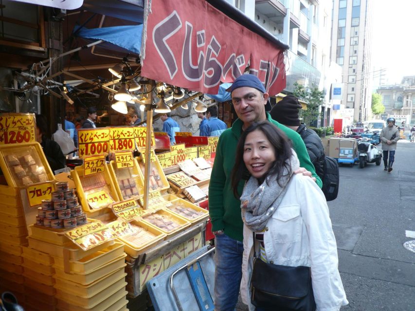 Tokyo: Guided Walking Tour of Tsukiji Market with Breakfast - Walking into Tsukiji Outer Market, what you’re really seeing