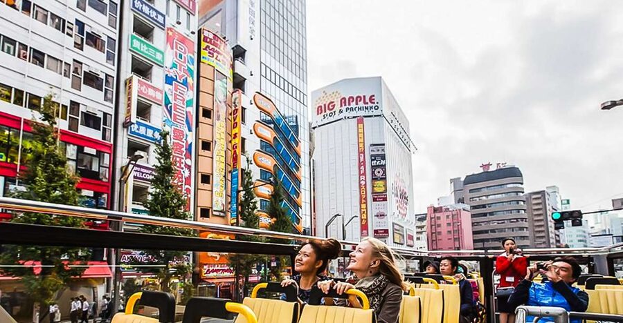 Tokyo: Hop-On Hop-Off Sightseeing Bus Ticket - Meeting at the Mitsubishi Building, and How the Day Stays Simple
