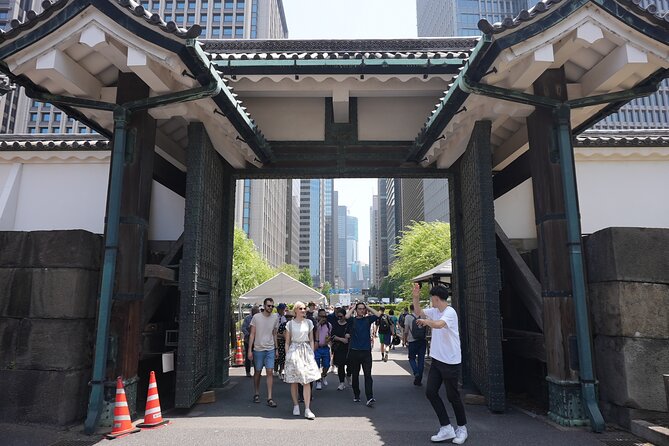 Tokyo: Imperial Palace and Shogun Historical Walking Tour - Why the guide stories add real value, not just facts