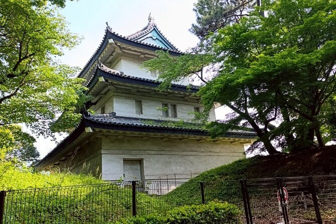 Tokyo: Imperial Palace and Shogun Historical Walking Tour - Walking time, pace, and how not to get caught by closing hours