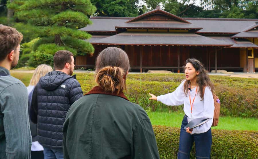 Tokyo: Imperial Palace, the history of Japan (ENGLISH GUIDE) - Eastern Gardens and the Oriental Garden: quiet walking with photo stops