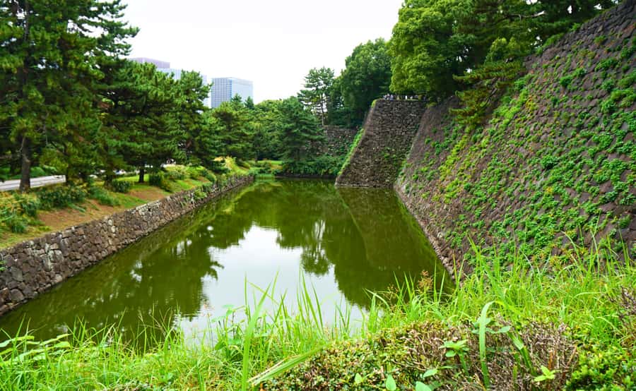 Tokyo: Imperial Palace, the history of Japan (ENGLISH GUIDE) - Edo Castle’s former base: more than 350 years of layering