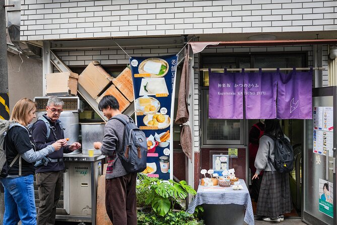 Tokyo Imperial Palace with Kagurazaka Alley Tour - Imperial Palace grounds: what you can see and what you should watch for