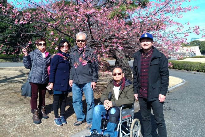 Tokyo Japanese Garden Lover's Private Tour with Government-Licensed Guide - Imperial Palace Grounds and Meiji Jingu: The Day Starts With Meaning