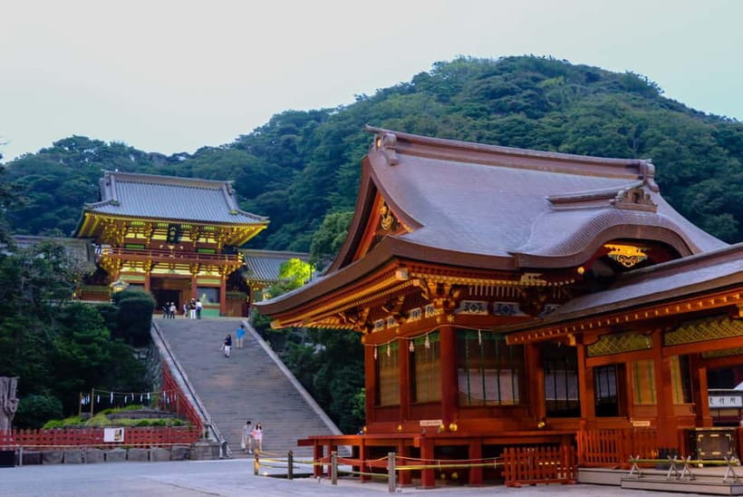 Tokyo: Kamakura & Enoshima Day Tour with Pickup & Train Ride - Tokyo Station pick-up, then straight to the coast