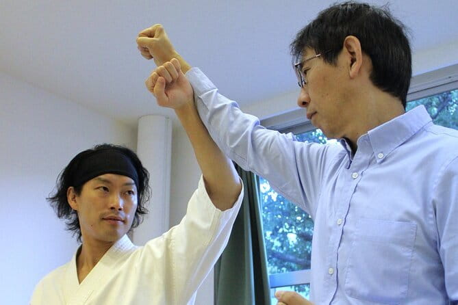 Tokyo: Karate Experience with Former All-Japan Champion - The First Minute: Bowing and Belly Breathing