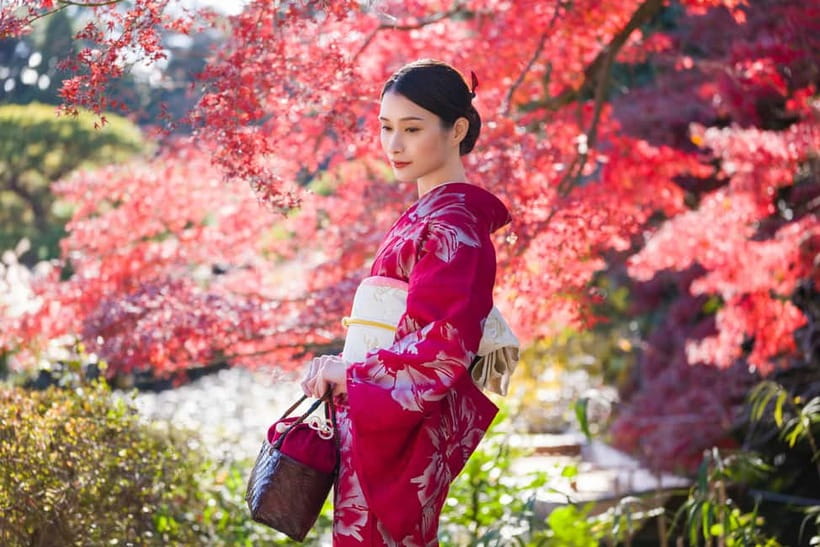 Tokyo: Kimono Rental inside Shinjuku Gyoen National Garden - Getting Dressed: Obi, Tabi, Sandals, and Basic Hair Styling