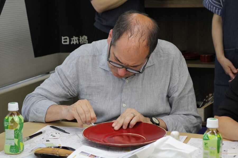 Tokyo: Kintsugi Art Repair Workshop - Nihonbashi Mutoh Main Store: Where the Workshop Feels Grounded