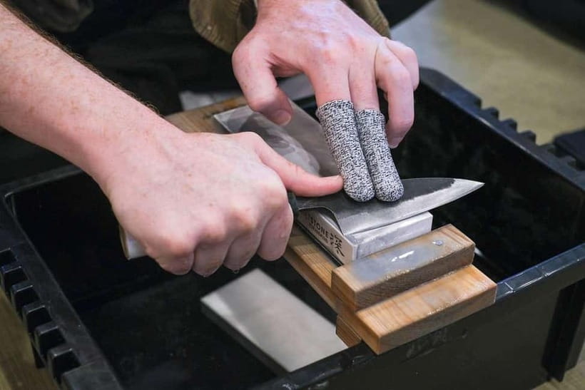 Tokyo: Knife Making Workshop (Sharpening, Engraving) - Finding BUB Activity Center and settling in on the 5th floor