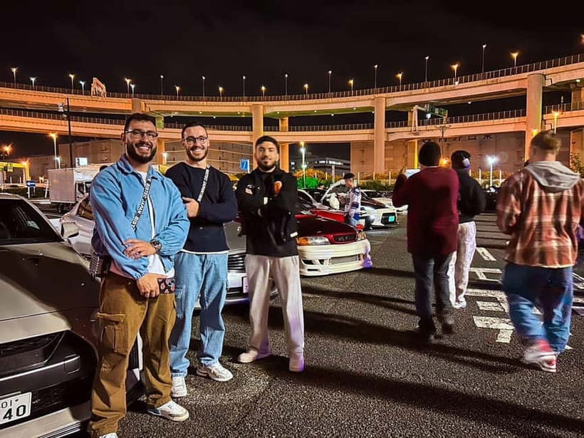 Tokyo: Legendary JDM CAR Daikoku Underground Meetup - Guides on the mic: how people like Jun, Bin, Jay, and Kazu improve the night