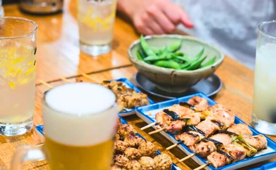 Tokyo: Locals´ Secret Food Tour // Eat like a Japanese - Stop 1: Sushi at Ueno Station, fresh fish first