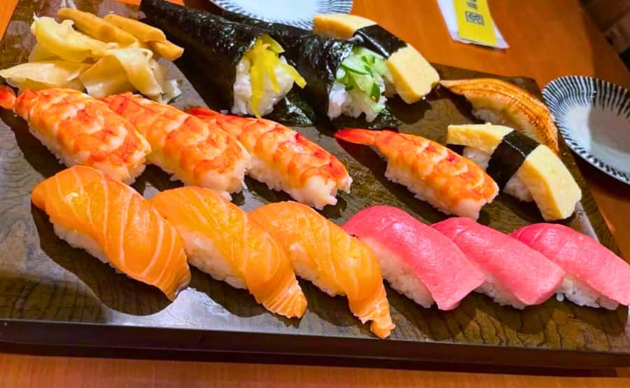 Tokyo: Locals´ Secret Food Tour // Eat like a Japanese - The guides make it, from Kana to Tatsuya to Mari