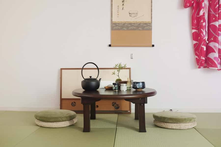 Tokyo: Matcha and Kimono Experience - The Easy Kimono Step: A Costume That Teaches Something