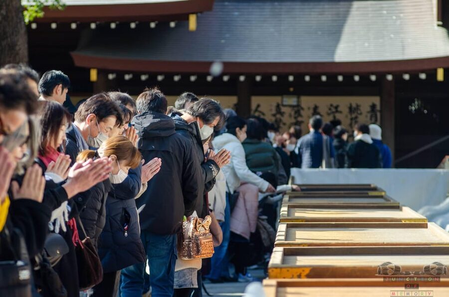 Tokyo: Meiji Jingu, Harajuku, Shibuya, and Shijuku Tour - Don Quijote and practical shopping advice without turning your day into chores