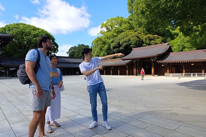 Tokyo: Meiji Shrine and Shinto Culture Walking Tour - Entering through the 12-meter wooden torii and forest approach