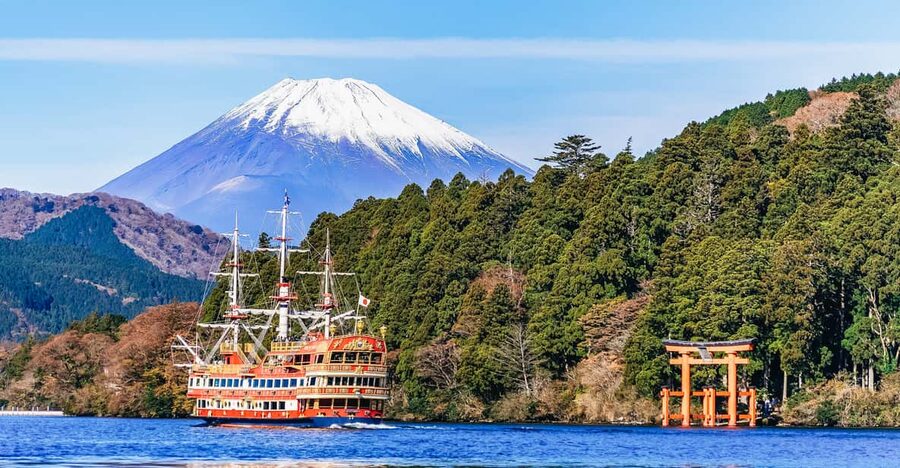 Tokyo Mt Fuji 5th St & Hakone Cruise Bus Tour w/Bullet Train - Lake Ashi cruise: the calm part of a busy day