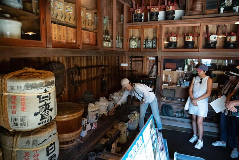 Tokyo: Old Quarter Yanaka Walking Tour - Why Yanaka feels like a different Tokyo