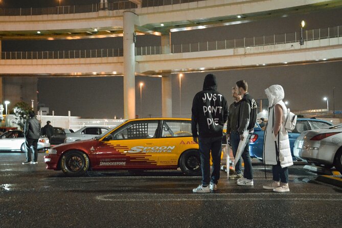 TOKYO PREMIUM CAR TOUR: Daikoku PA & Japan’s Amazing JDM Car Meet - Rainbow Bridge at city-lights hour