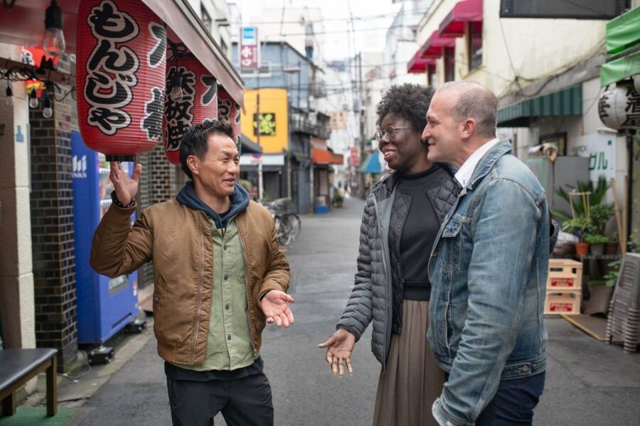 Tokyo: Private Custom Insider Tour with a Local Host - Hidden alleys, teahouses, rooftop views, and artisan shops